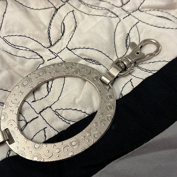 SALE!! CHUNKY SILVER OVAL CHAIN BELT ๐ฅ๐ฅ๐ฅ - Picture 9 of 10